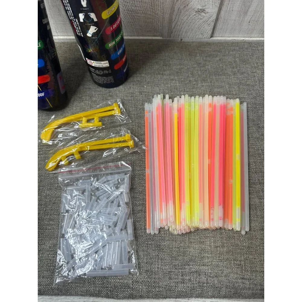Vandoona Toys Glow Sticks 100 Pcs Party Pack Lot of 3
